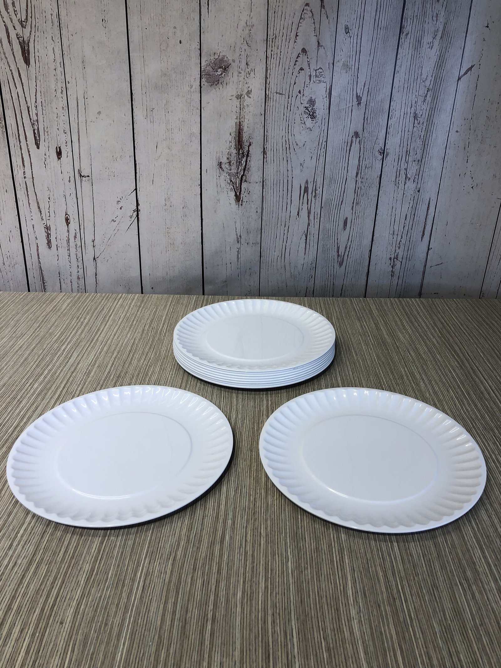 Plato Redondo Blanco Borde Estriado 