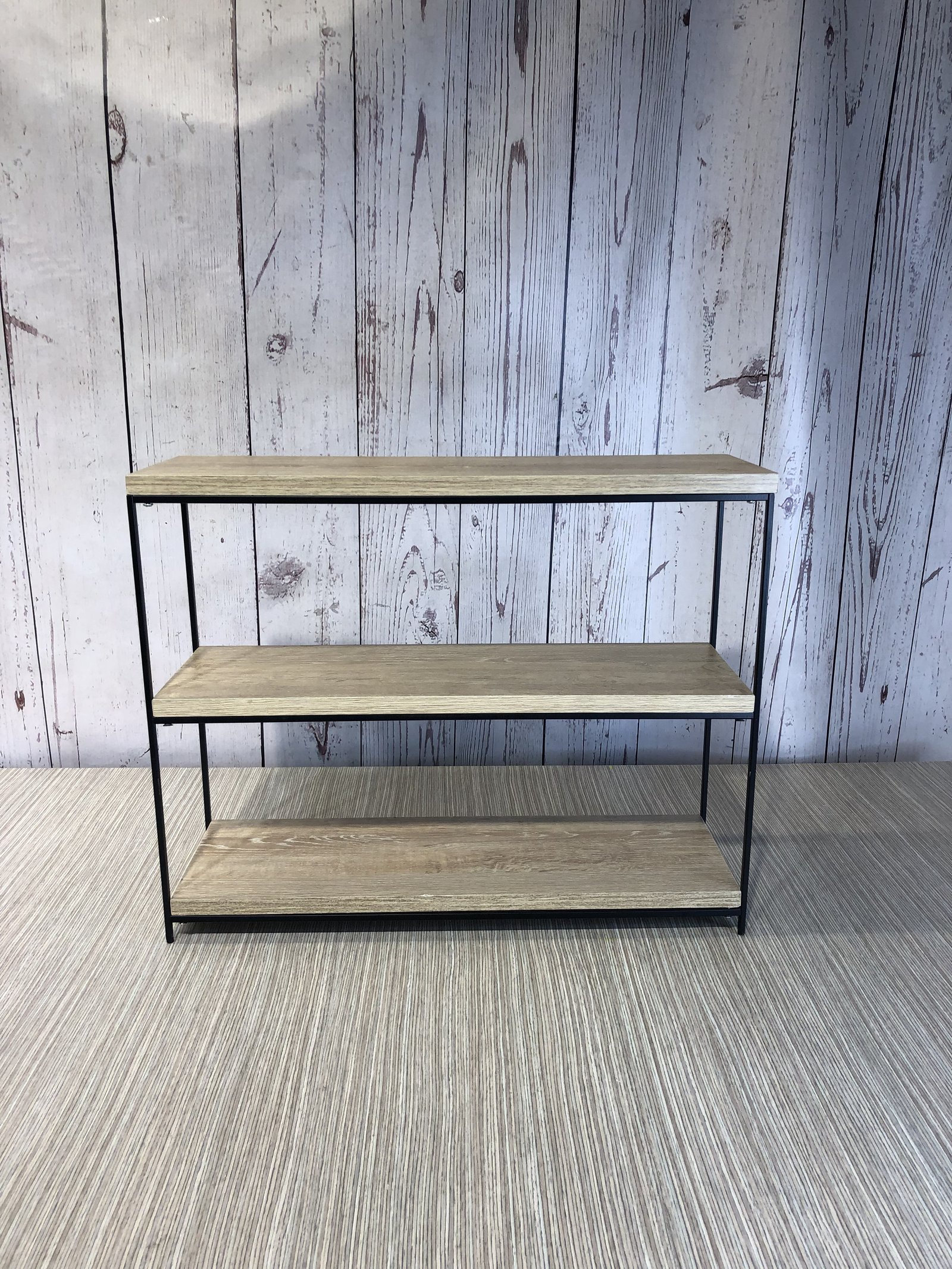 Modulo Rectangular Tres Niveles Madera Y Herraje Negro 