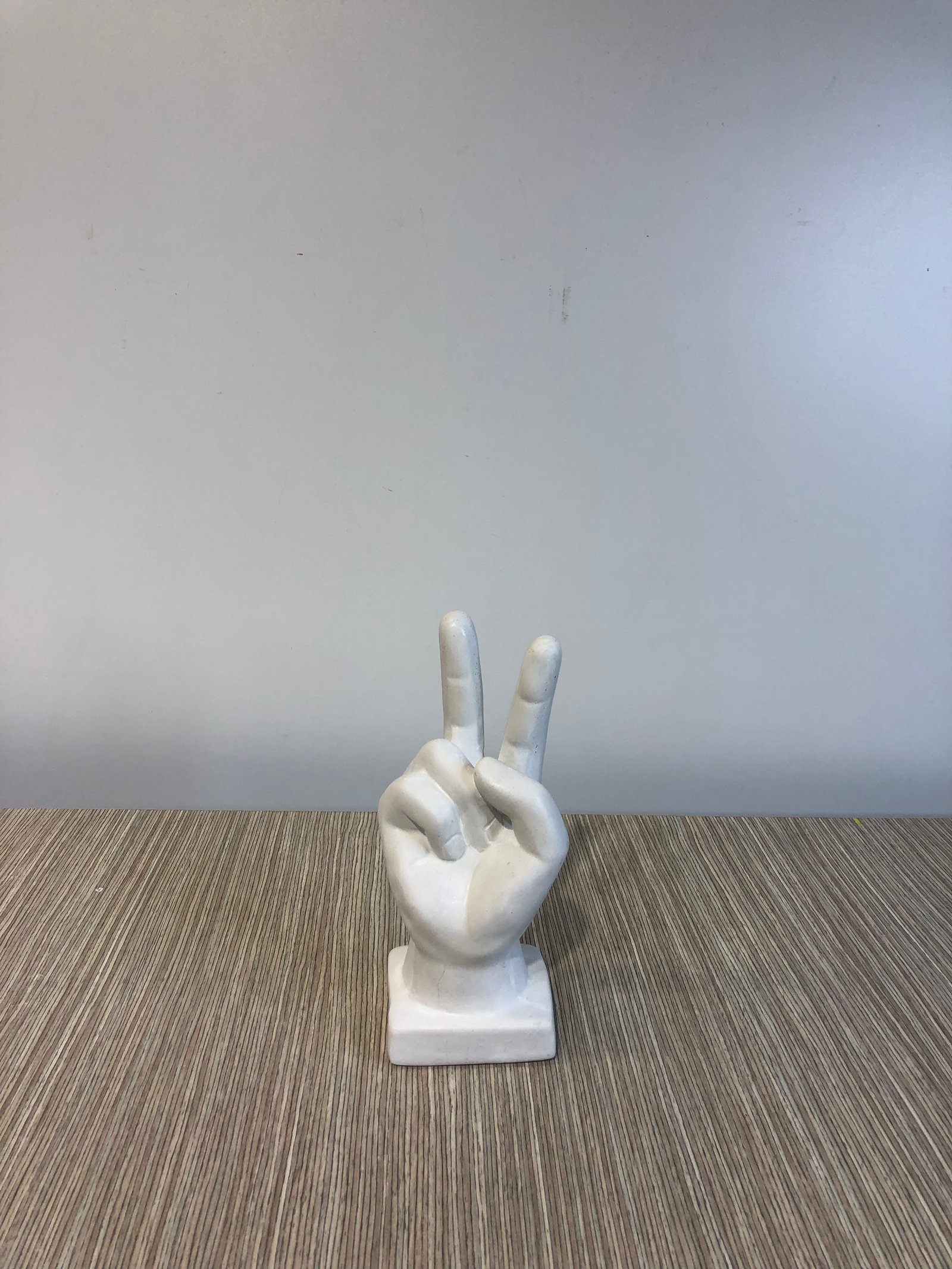 Mano Peace Ceramica Blanca Pequeña