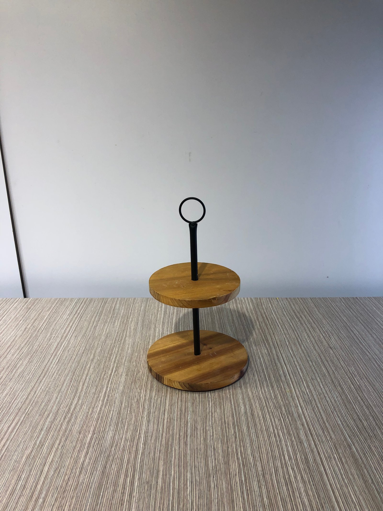 Porta Postres 2 Niveles Redondo Madera Natural Palo Negro