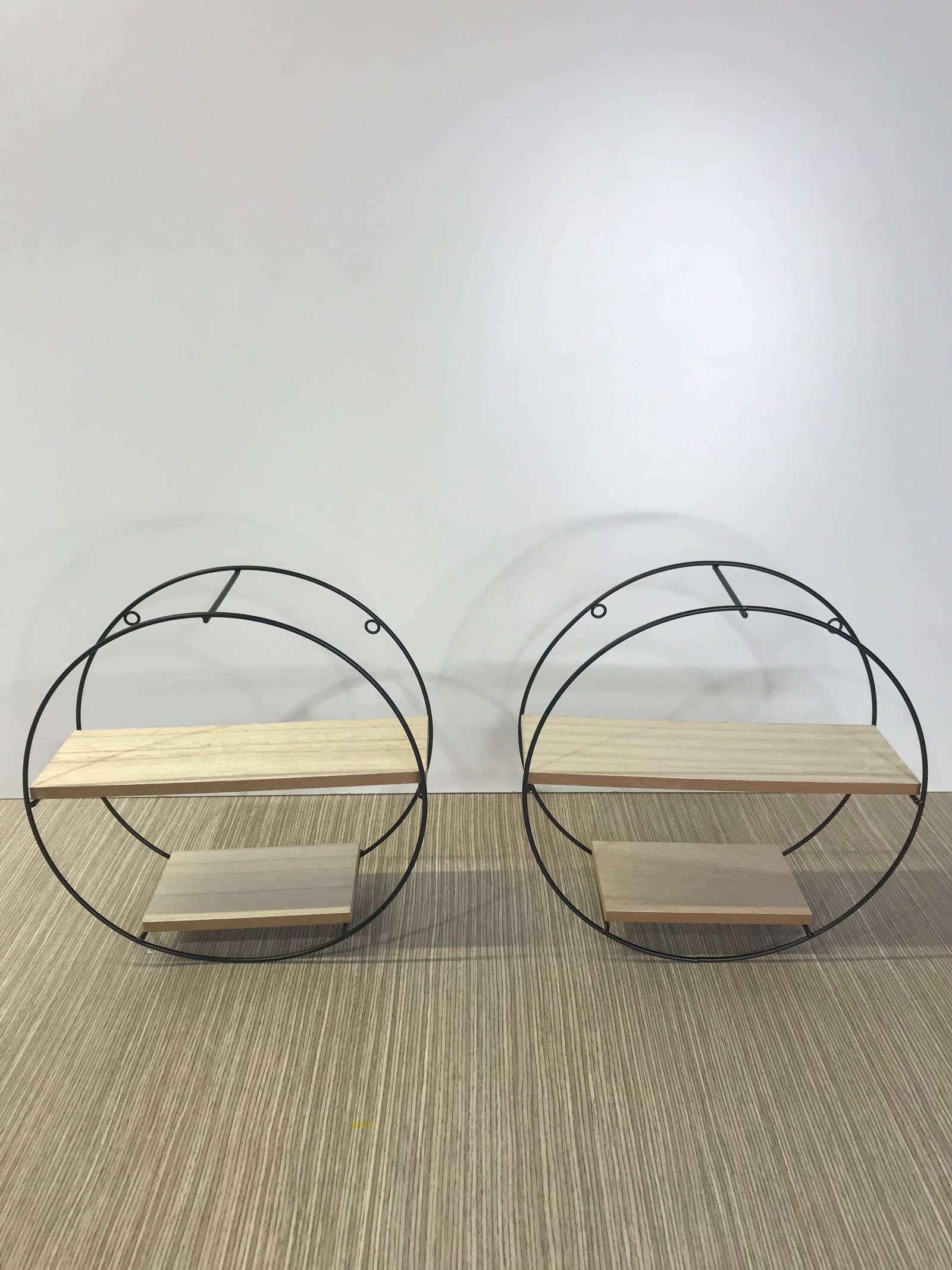 Porta Postres 2 Niveles Redondo Madera Borde Herraje Negro