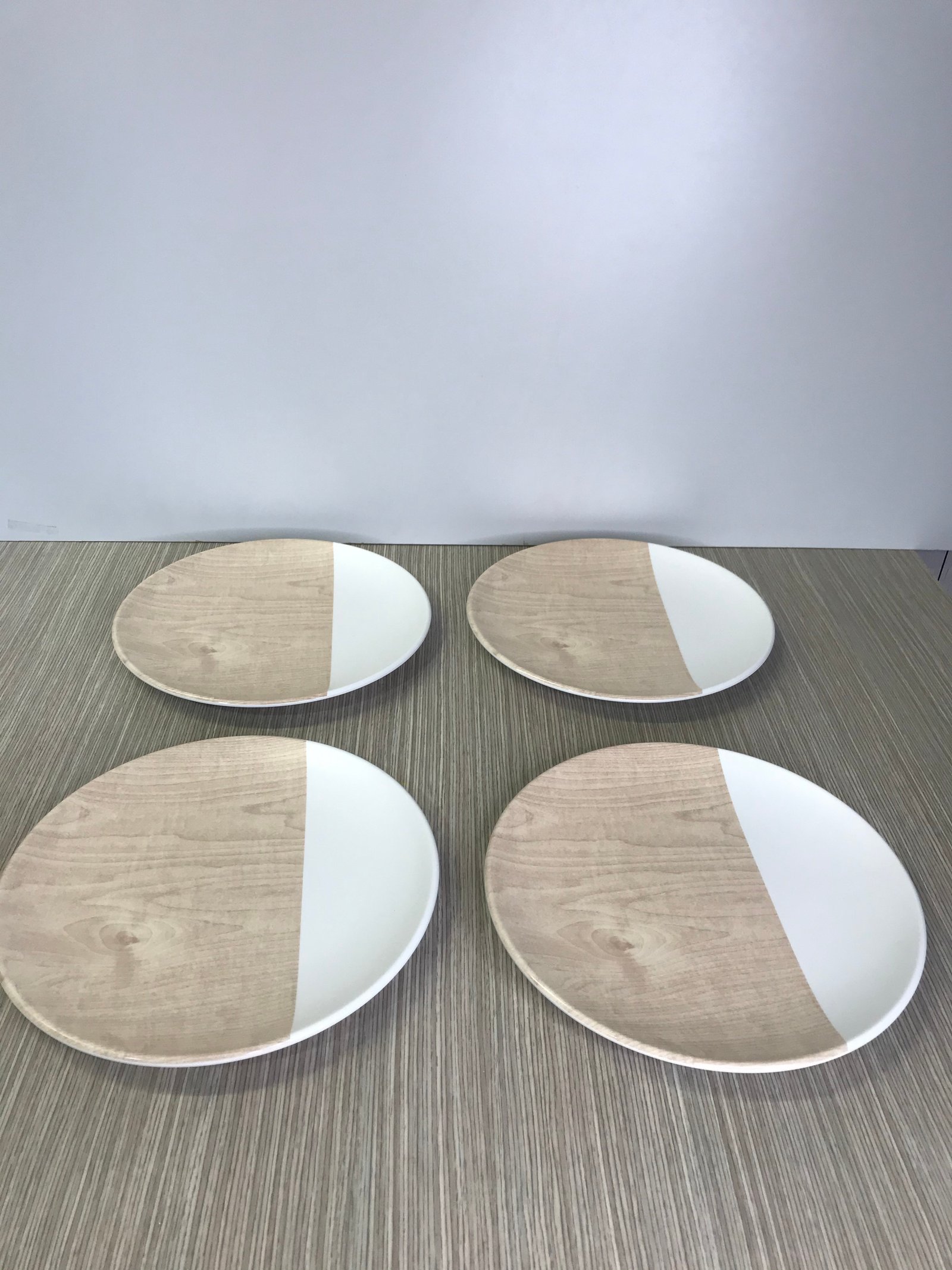 Plato Base Pequeño Pasta Café Con Blanco