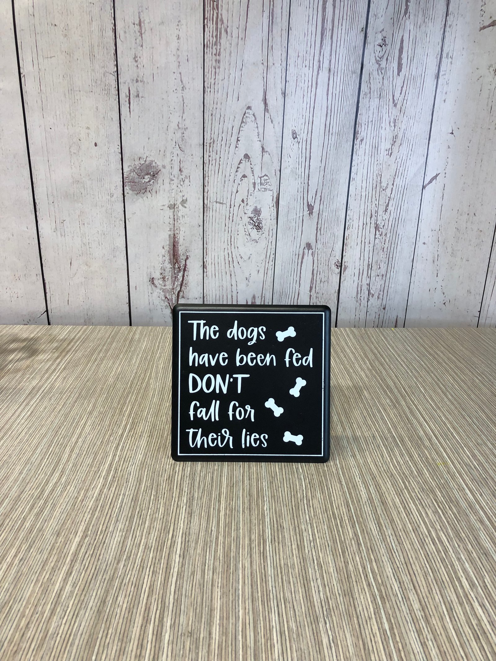 Decorativo Negro The Dog Have Been 