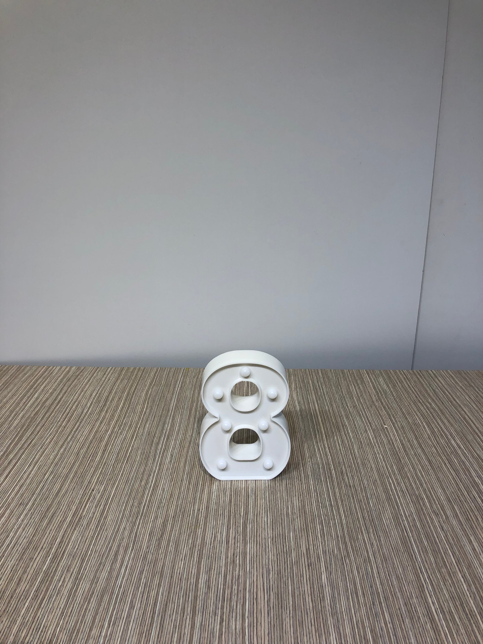 Número Ocho Pequeño Acrílico Con Luz