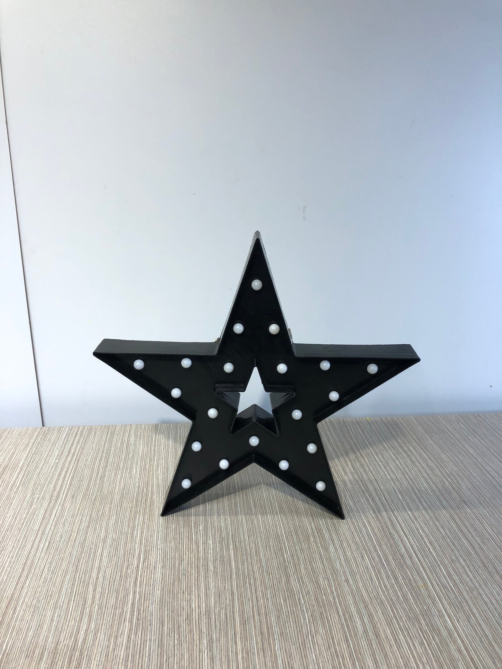 Estrella Acrilica Negra Con Luz