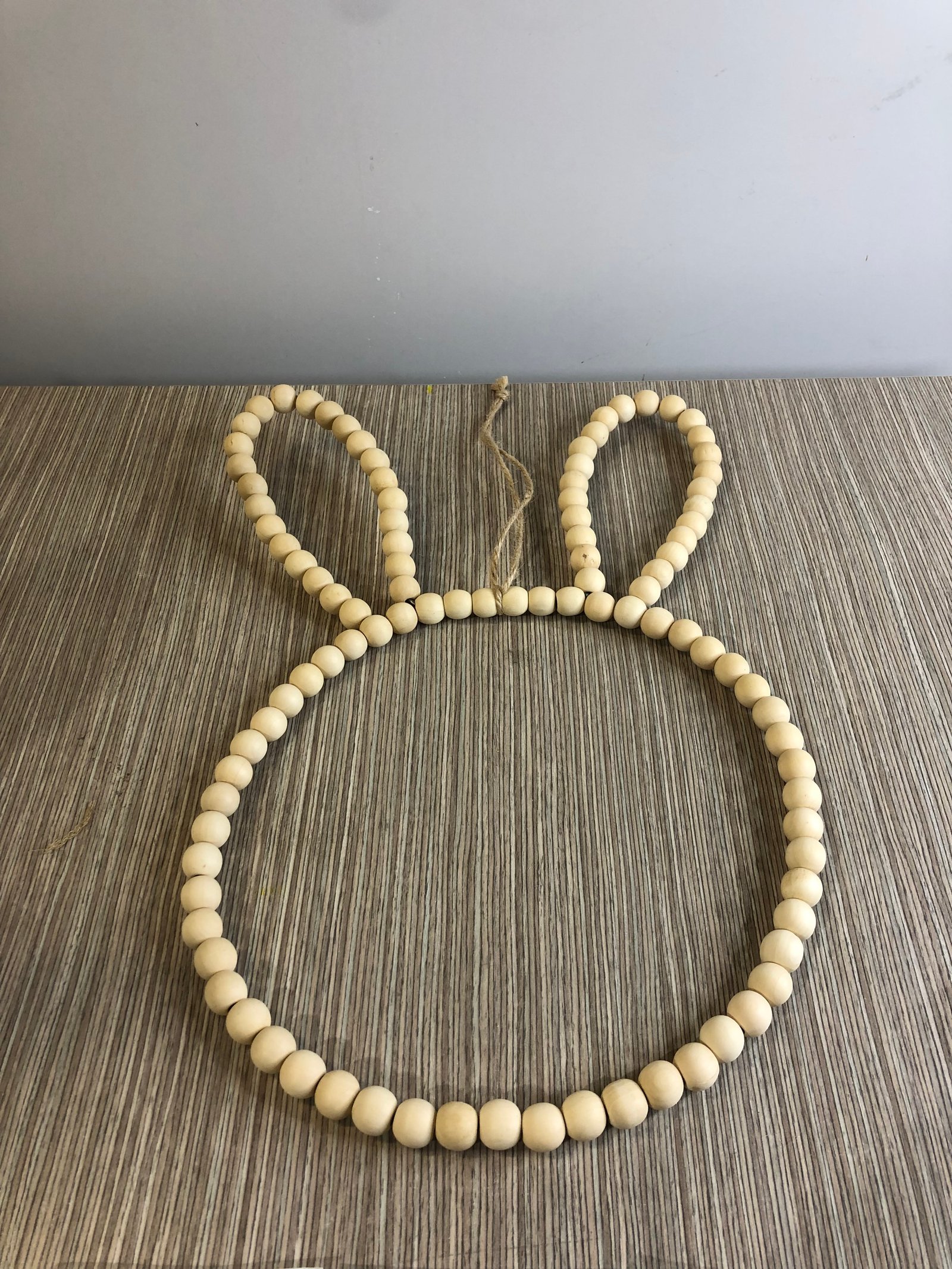 Decorativo Silueta Cara Conejo Bolas Cafes